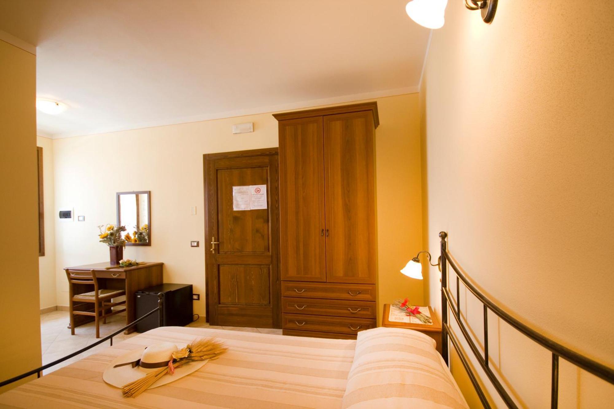 Agriturismo Cascina Roveri Монцамбано Экстерьер фото