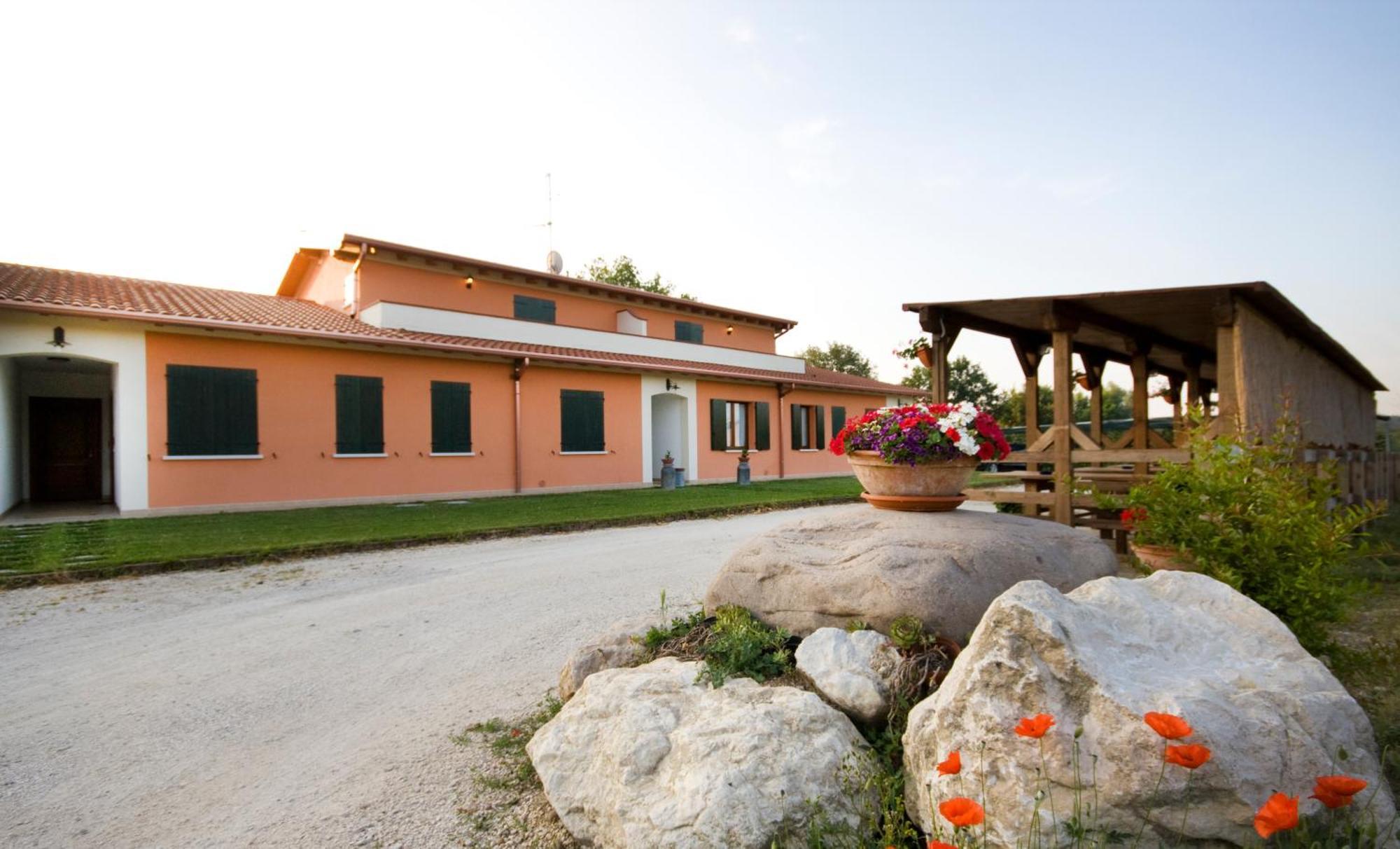 Agriturismo Cascina Roveri Монцамбано Экстерьер фото