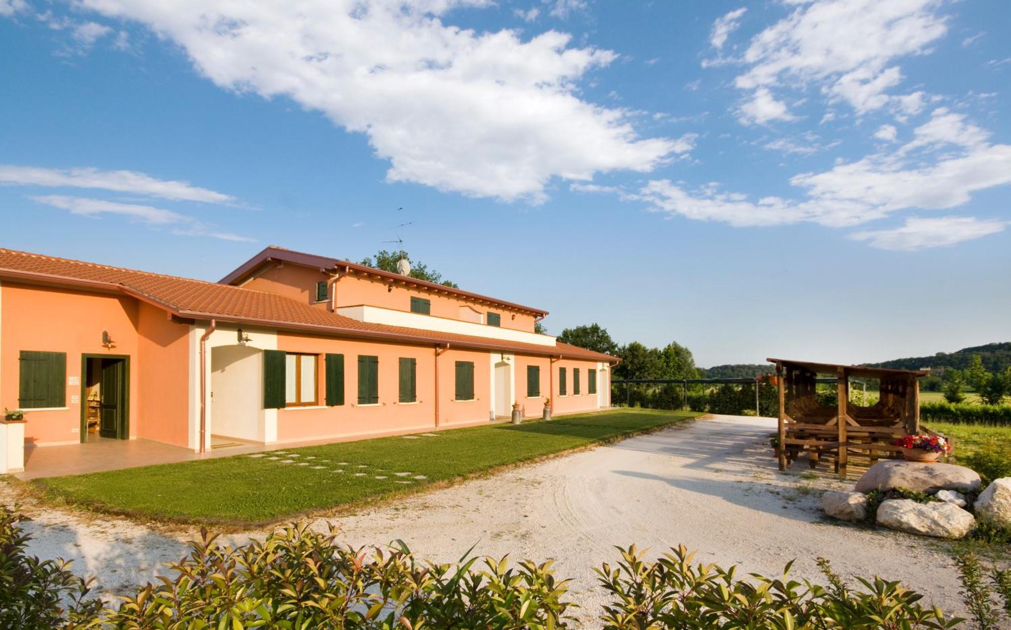 Agriturismo Cascina Roveri Монцамбано Экстерьер фото